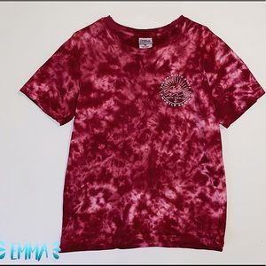 South Carolina, Red tie-Dye shirt